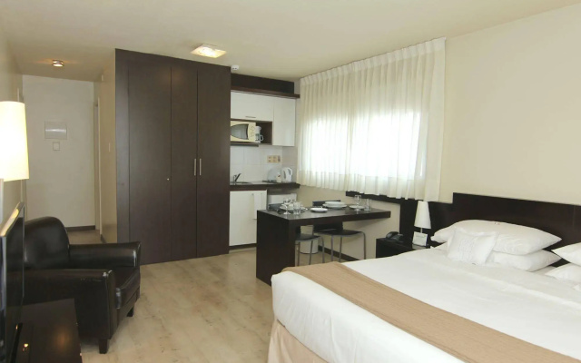 27 Suites Apart Hotel