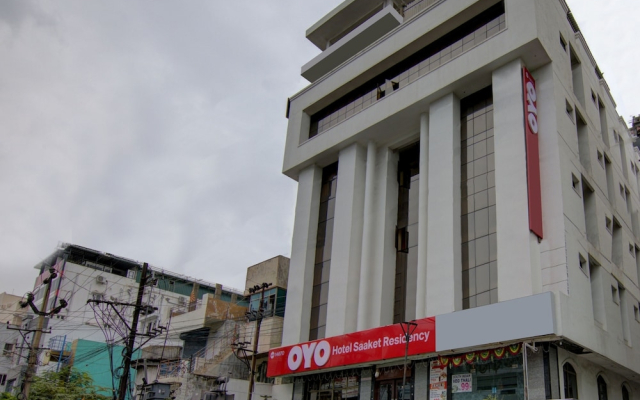 OYO 14670 Saaket Residency