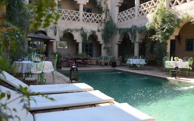 Riad Ain Khadra Khadra