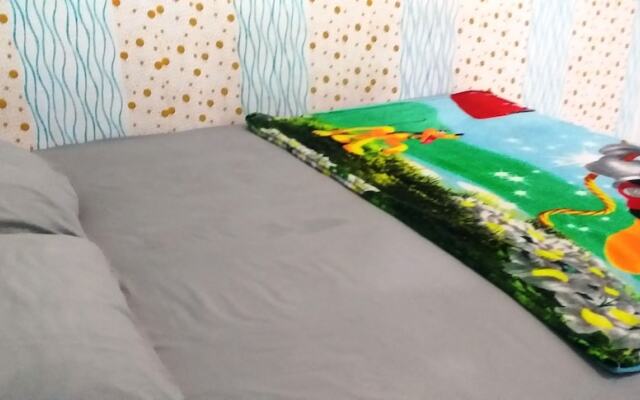 Studio Room Apartment Aeropolis by Rusdi
