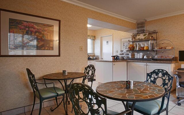 Best Western University Lodge