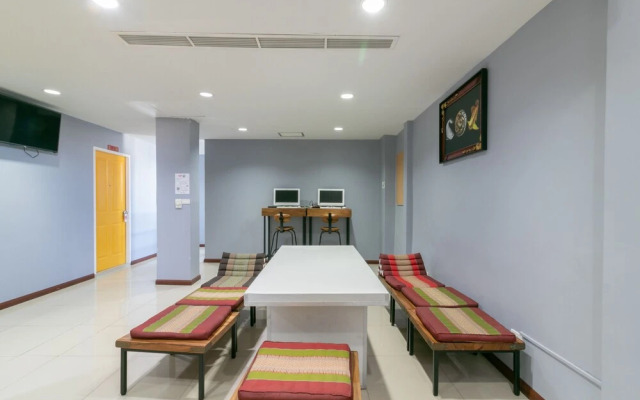 The Rooftop Residence Hostel