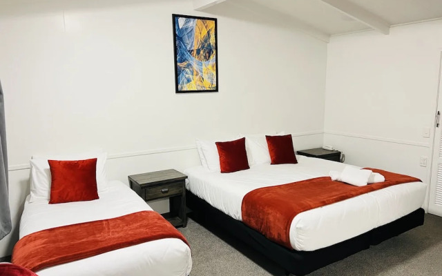 18th Avenue Thermal Motel