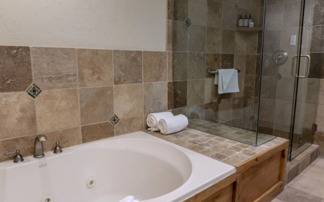 Three Bedroom Penthouse at the base of Canyons by RedAwning