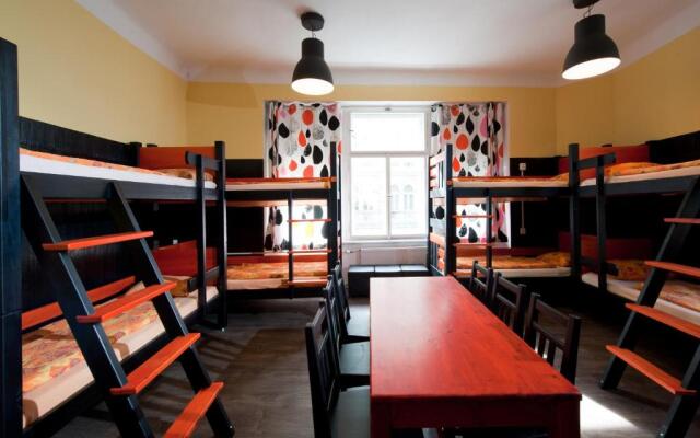 Hostel Elf