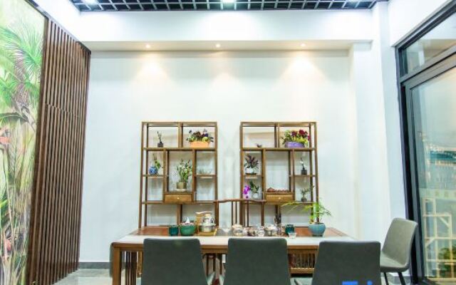 Jizhu Holiday Apartment (Menghai Mengbala Store)