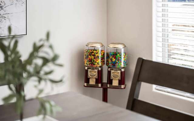 The Tree House 4 Bedroom Home