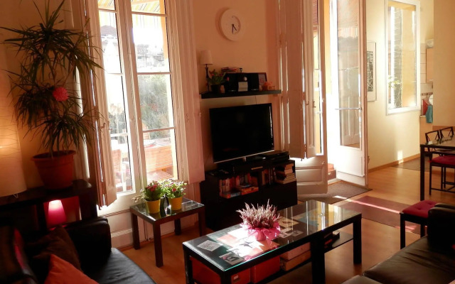 Barcelona Central Garden Hostal