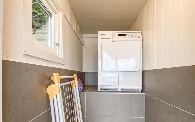 Amazing Apartment in Arendal With Wifi and 2 Bedrooms