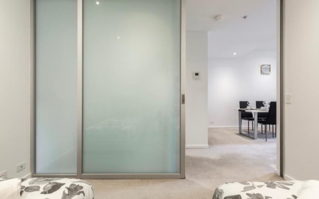 Prima Pearl Luxury 2-Bedroom Apartment