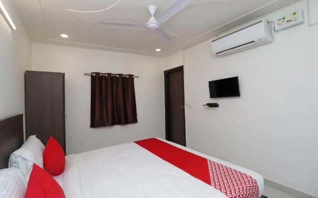 OYO Flagship 18688 Sector 14 Opposite Girls Govt College