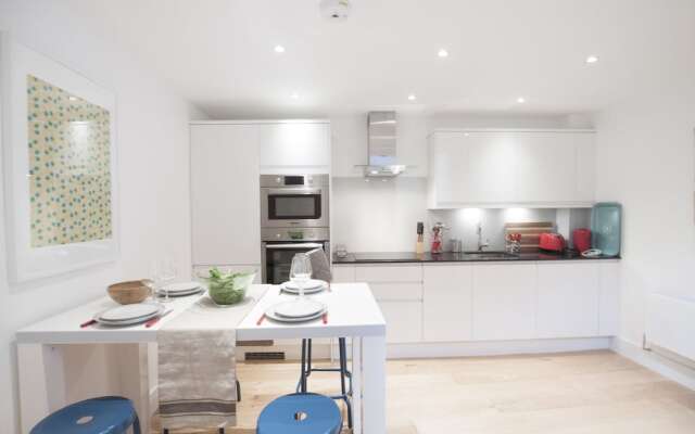 Greyhound Residences by Allô Housing