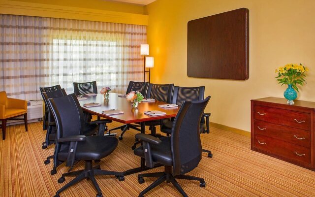 Courtyard by Marriott North Charleston Airport/Coliseum