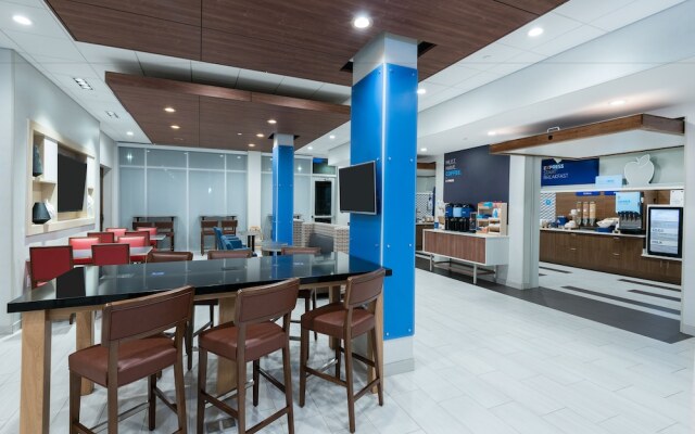 Holiday Inn Express & Suites Bryan