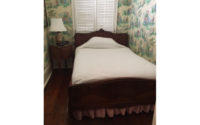 Nine-0-Five Royal Hotel