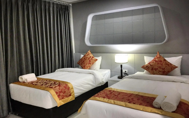 Top High Airport Link Hotel
