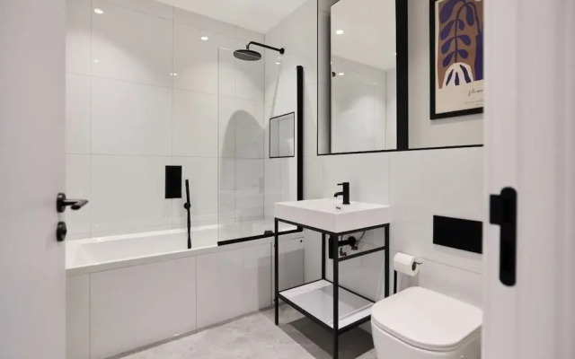The Brondesbury Place - Bright 2bdr Flat With Balcony + Parking
