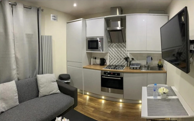 Charming 2-bed Apartment