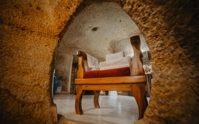 Helios Cave Hotel