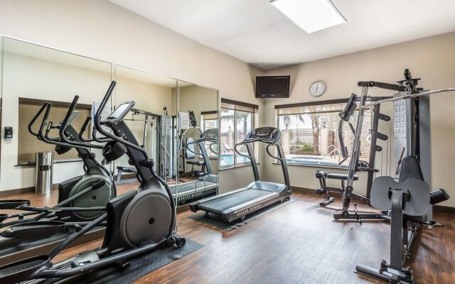 Comfort Suites Houston IAH Airport - Beltway 8