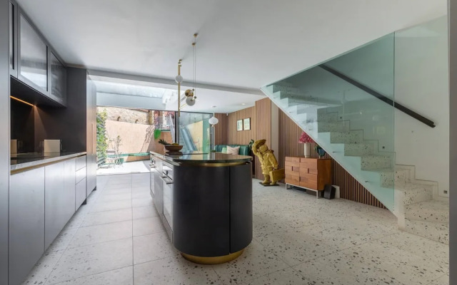 Westbourne Park Road XVI by Onefinestay