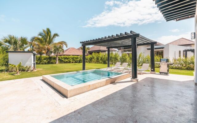 Bungallow w Pool bqq at Green Village BCA