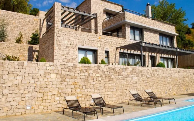 Elafivolia Arachova Suites