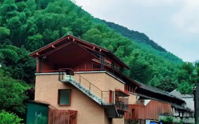 Ningbo Yiyeheguang Qixiakeng Resort