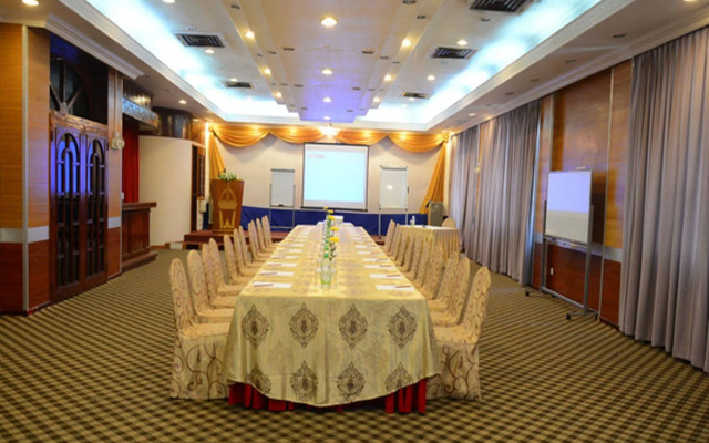 Central Hotel Yangon