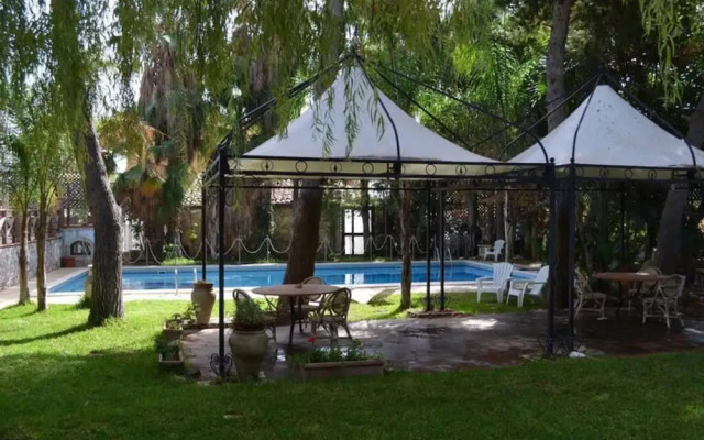 Casa Rubino - Confortevole Casa con Ampio Spazio Esterno e Piscina Privata