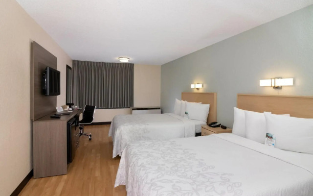 Red Roof Inn PLUS+ Miami Airport