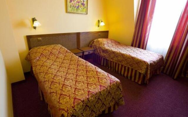Hotel Nowy Dwór W Zaczerniu