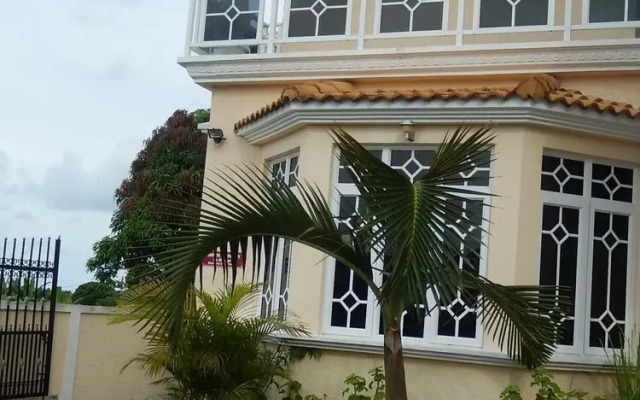 La Mirage Residence Guest house