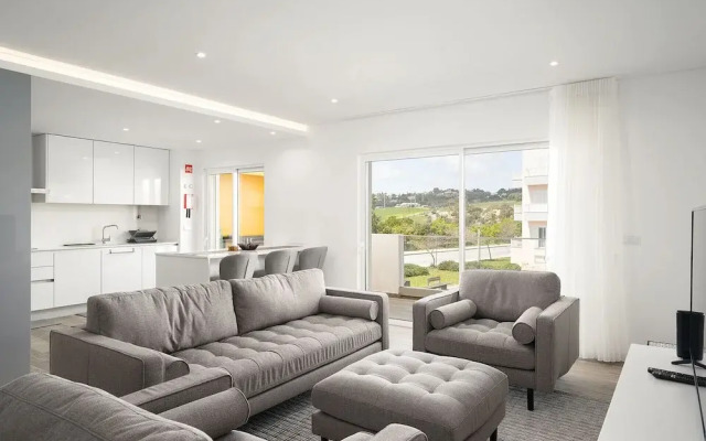 Lagos Modern 1 With Pool by Homing