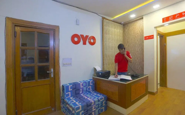 Oyo 41667 Paschim Vihar Inn