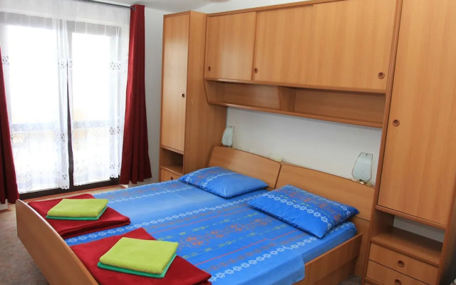 Apartments Mak