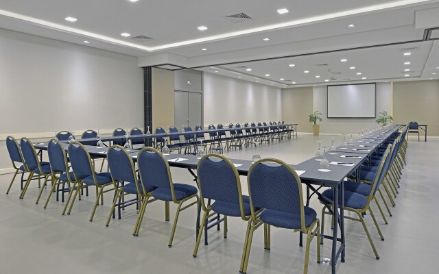 Hotel Deville Curitiba