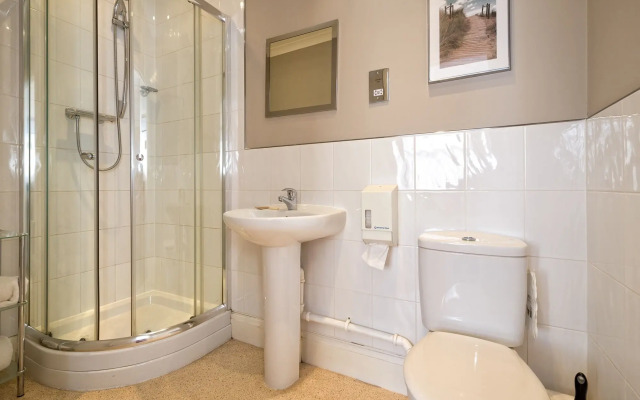 Cheshire Hospitality Ltd T/A Lennox Lea Studios & Apartments