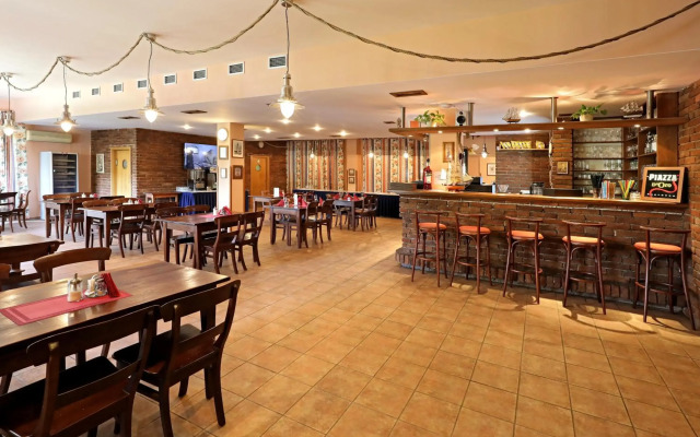 Hotel Laguna Slapy