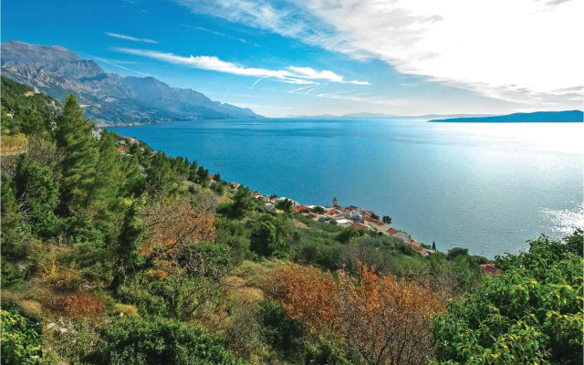 Three-Bedroom Apartment Omis with Sea view 07