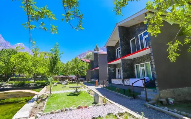 Apricot Spring Resort