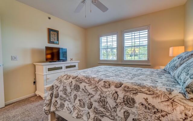 Beach Three Bedroom Villa by Redawning