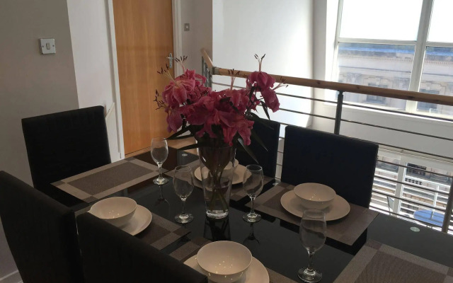 Glasgow Central Skyline Apartment