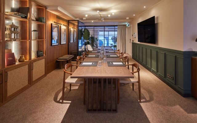 Via Sants Hotel Barcelona, Tapestry Collection by Hilton