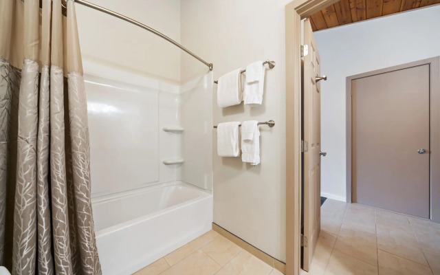 Castle Waimea Country Lodge