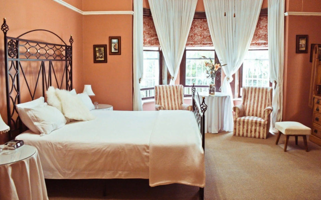 Mountain Manor Guest House & Executive Suites