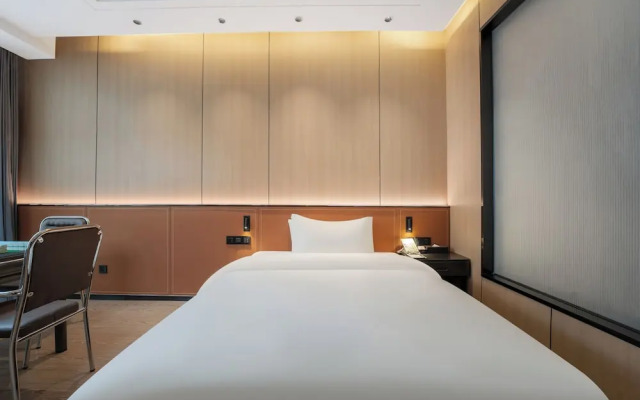 Wanzai Yijia La Maison Hotel