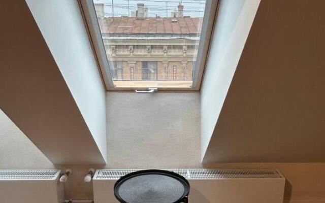 B34 Loft Apartment