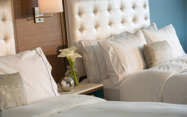 Renaissance Meadowlands Hotel