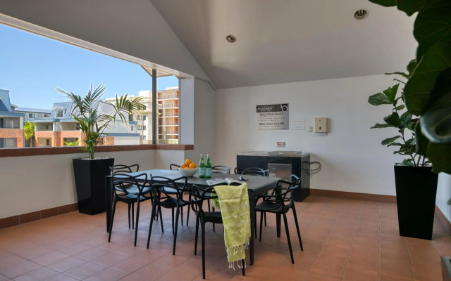 Central Brunswick Apartment Hotel